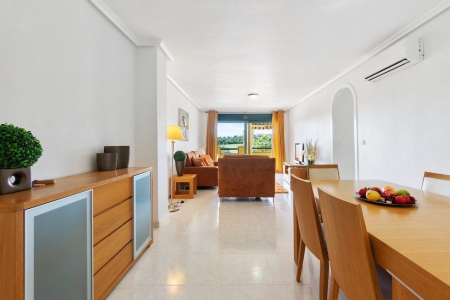 Продается просторная и светлая квартира в Campoamor Golf. Недвижимость в Орихуэле.