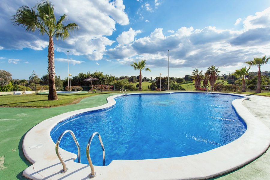Продается просторная и светлая квартира в Campoamor Golf. Недвижимость в Орихуэле.