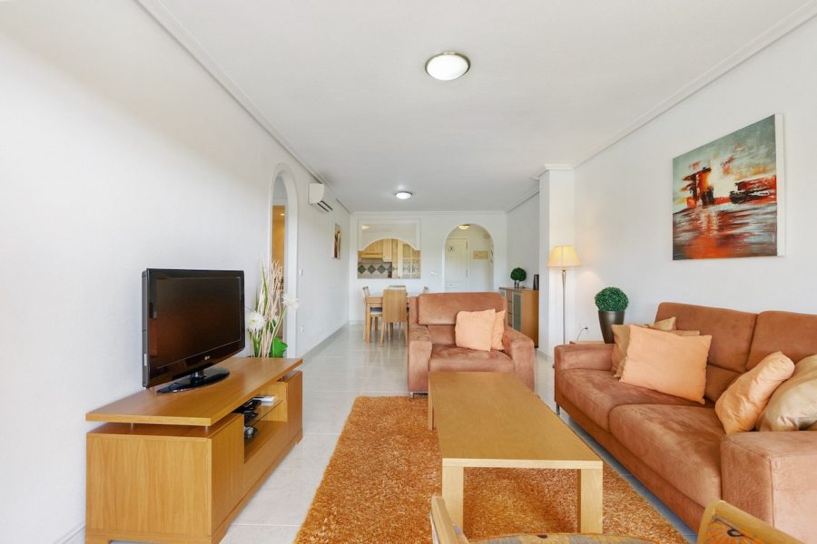 Продается просторная и светлая квартира в Campoamor Golf. Недвижимость в Орихуэле.